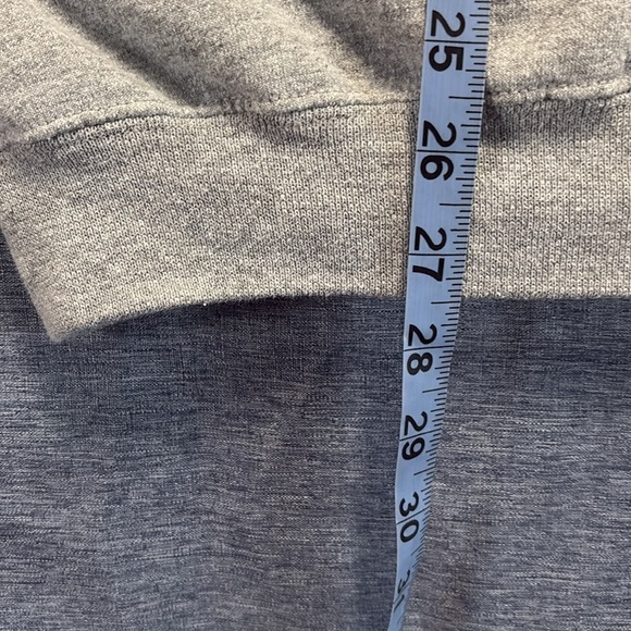 Women’s 2XL Jerzees University of Iowa Sweatshirt - Picture 5 of 5